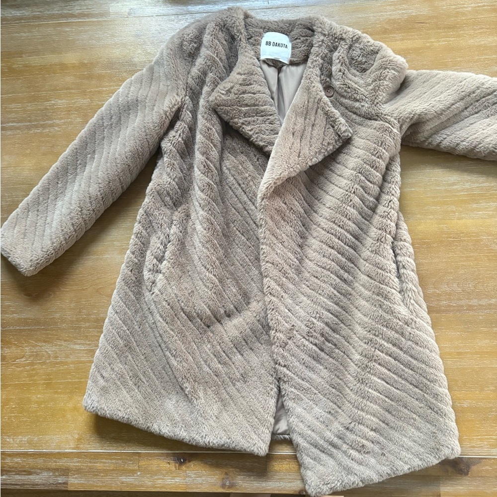 BB Dakota Women's tan Teddy Jacket